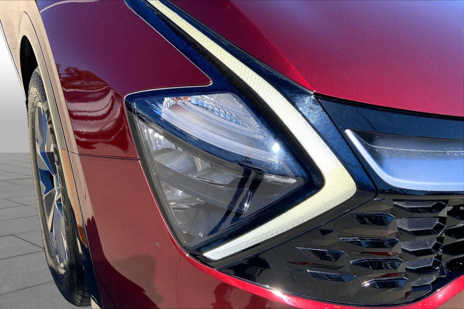 Used 2023 Dawning Red Kia SX image 26