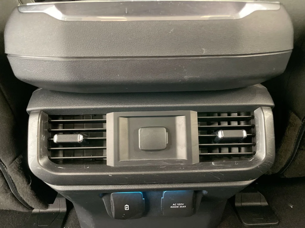 Used 2023 WHITE Ford XLT image 21