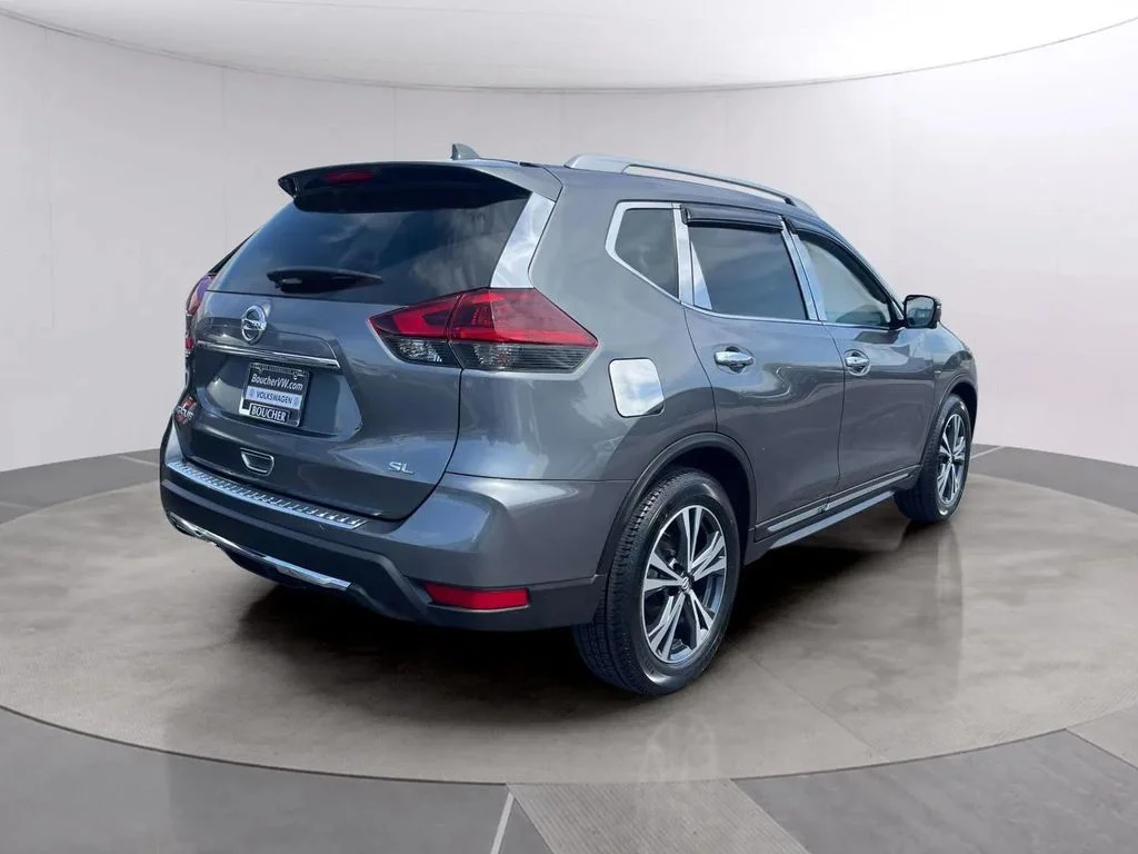Used 2018 Gun Metallic Nissan SL image 5