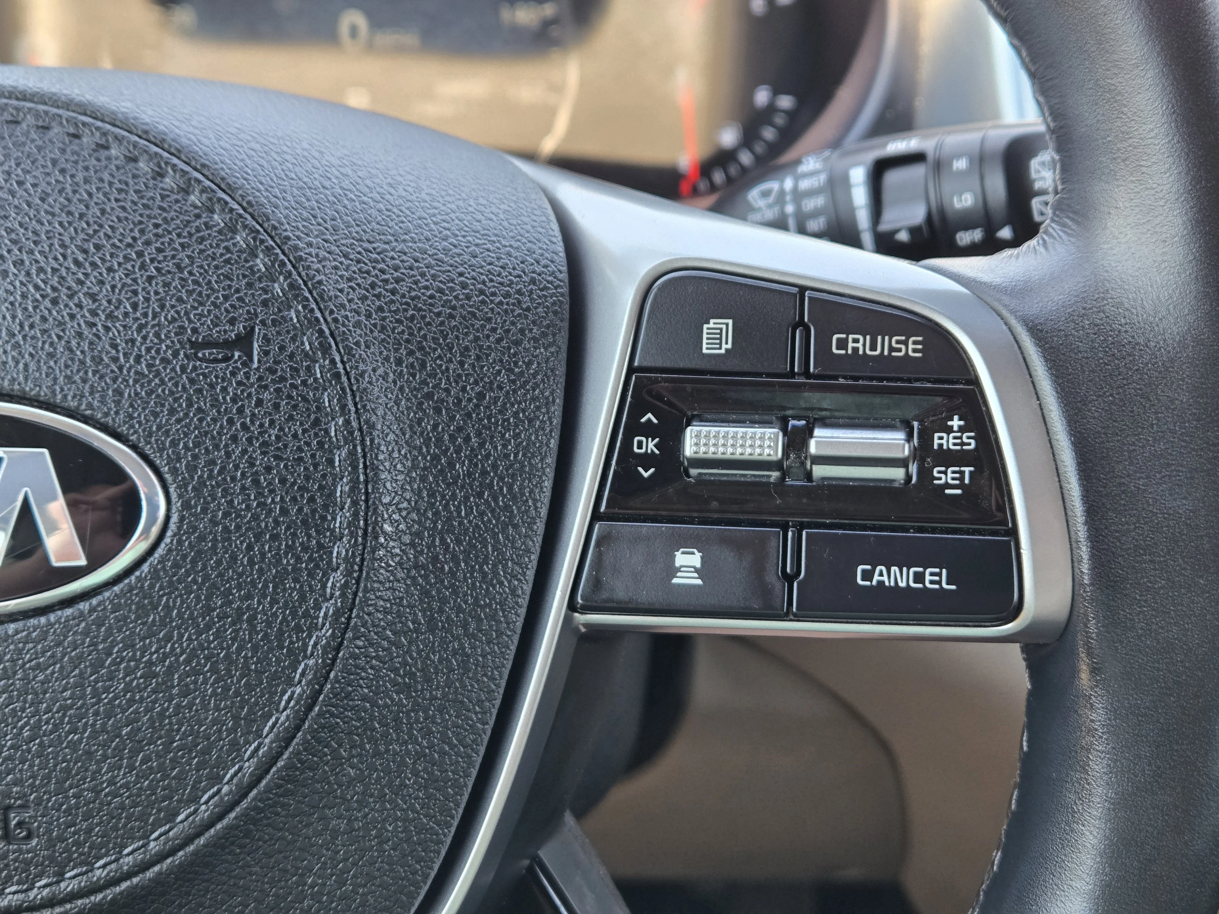 Used 2019 Snow White Pearl Kia EX image 26