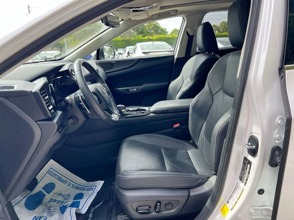 Used 2022 White Pearl Lexus 350 Luxury image 12