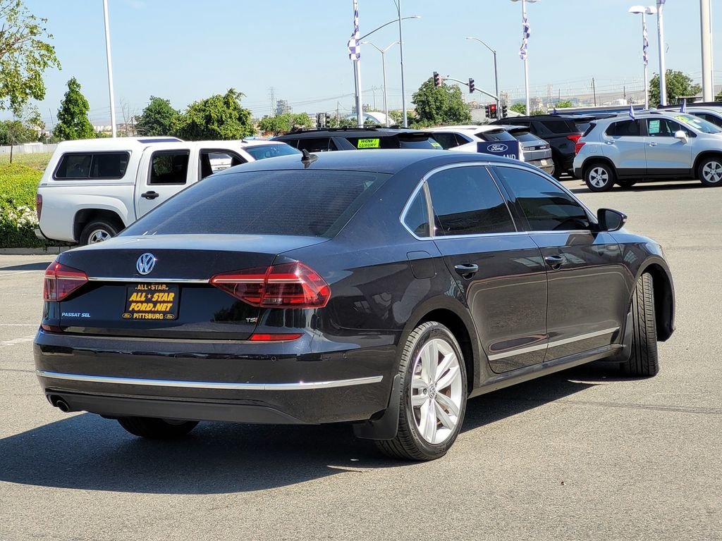 Used 2018 Black Volkswagen 2.0T SEL Premium image 4