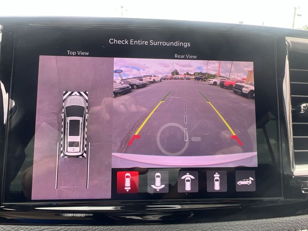 Used 2023 Silver Chrysler Touring L image 23