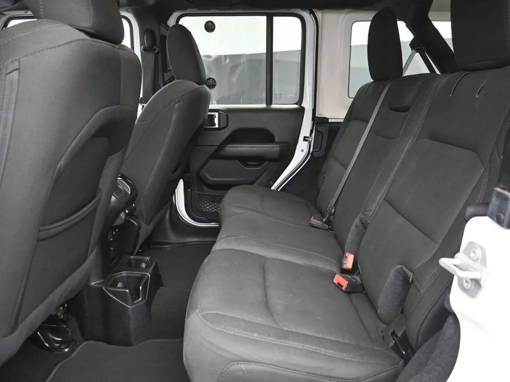 Used 2020 White Jeep Unlimited Sahara image 15