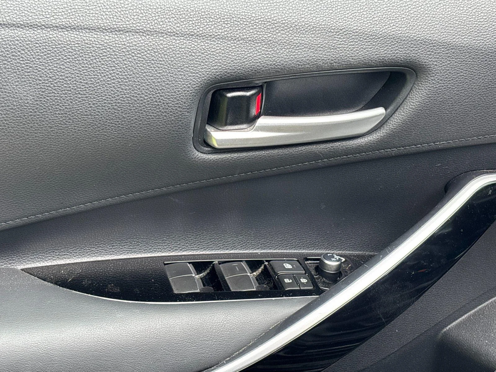 Used 2020 Black Sand Pearl Toyota XLE image 14