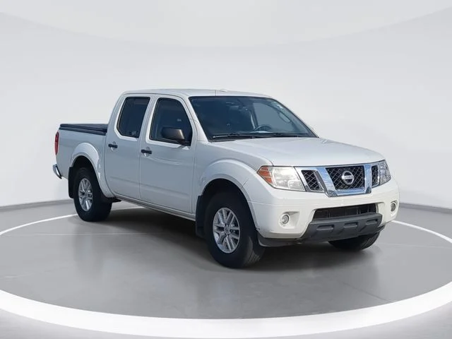 Used 2016 White Nissan SV image 1