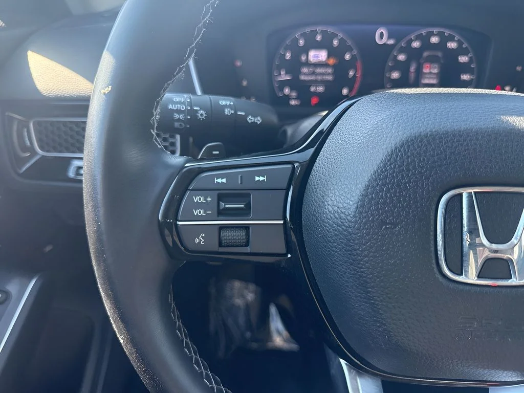 Used 2023 Silver Honda Touring image 15