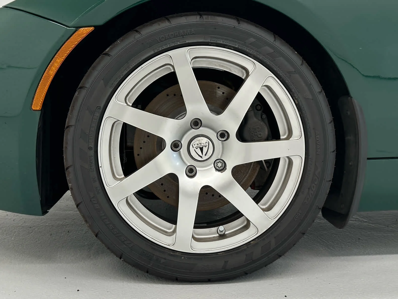 Used 2008 Racing Green Tesla  image 9