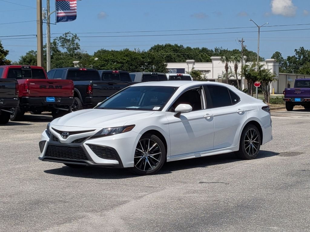 Used 2022 White Toyota SE image 1