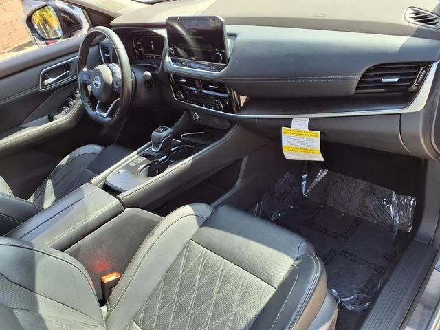 Used 2022 Gray Nissan Platinum image 28