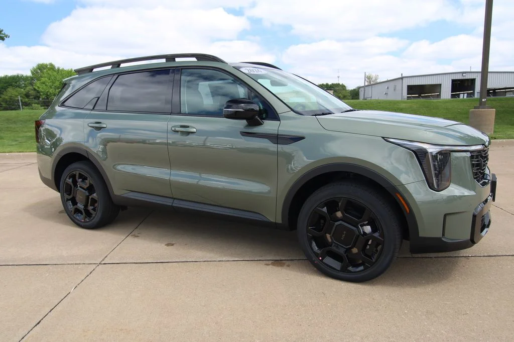 New 2026 Green Kia  image 3