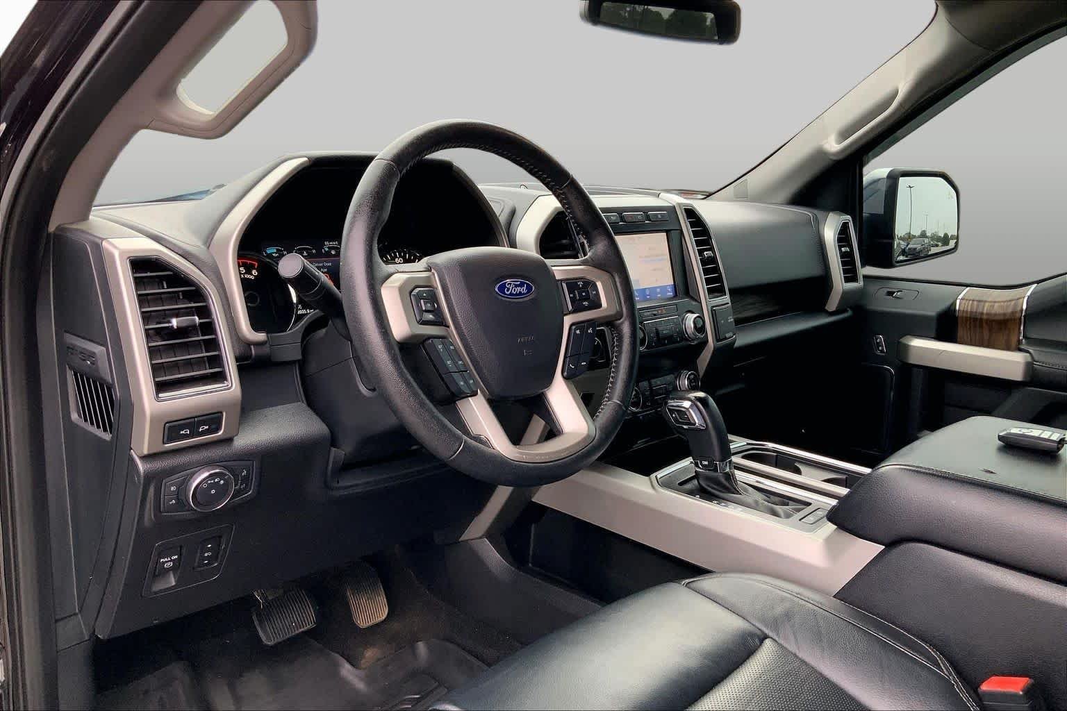 Used 2019 Agate Black Metallic Ford LARIAT image 16