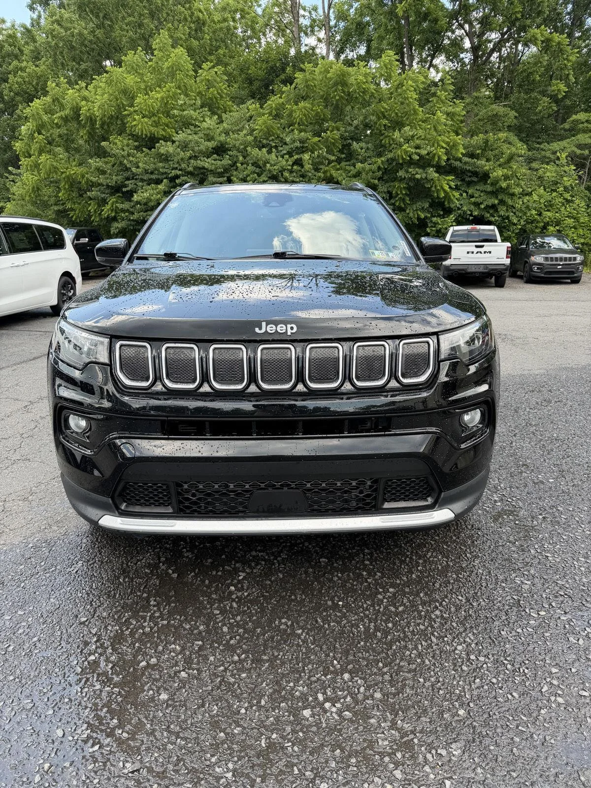 Used 2022 DIAMOND BLACK CRYSTAL PEARLCOAT JEEP LIMITED image 8