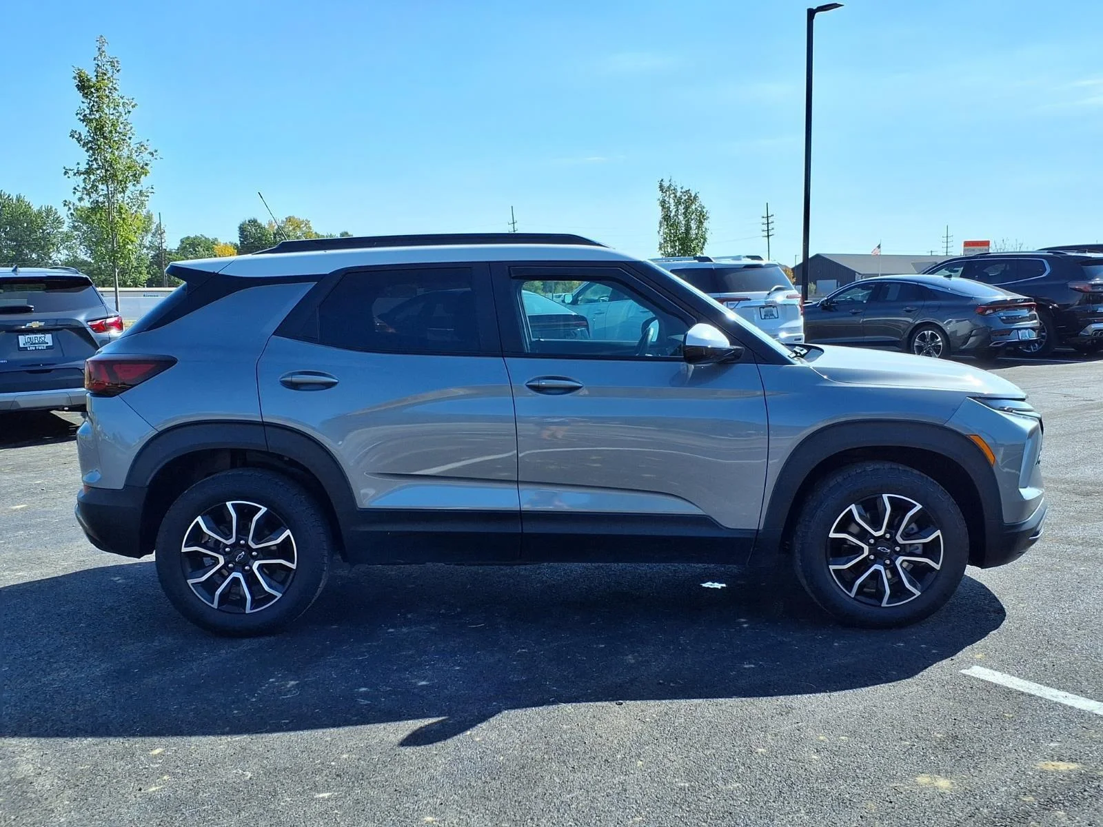 Used 2025 Sterling Gray Metallic Chevrolet ACTIV image 29