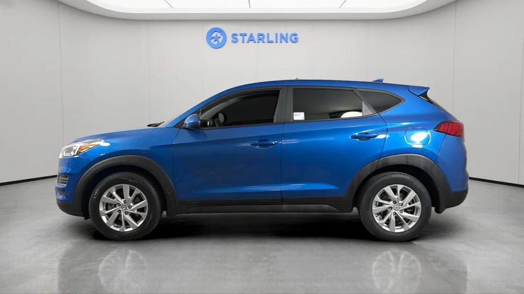 Used 2019 Blue Hyundai SE image 4