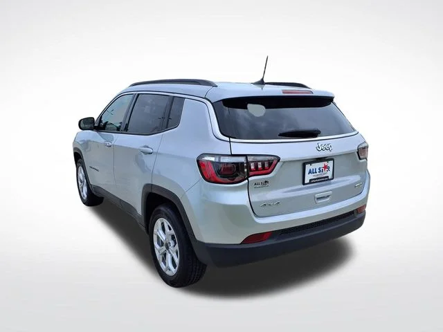 Used 2025 Silver Jeep Latitude image 13