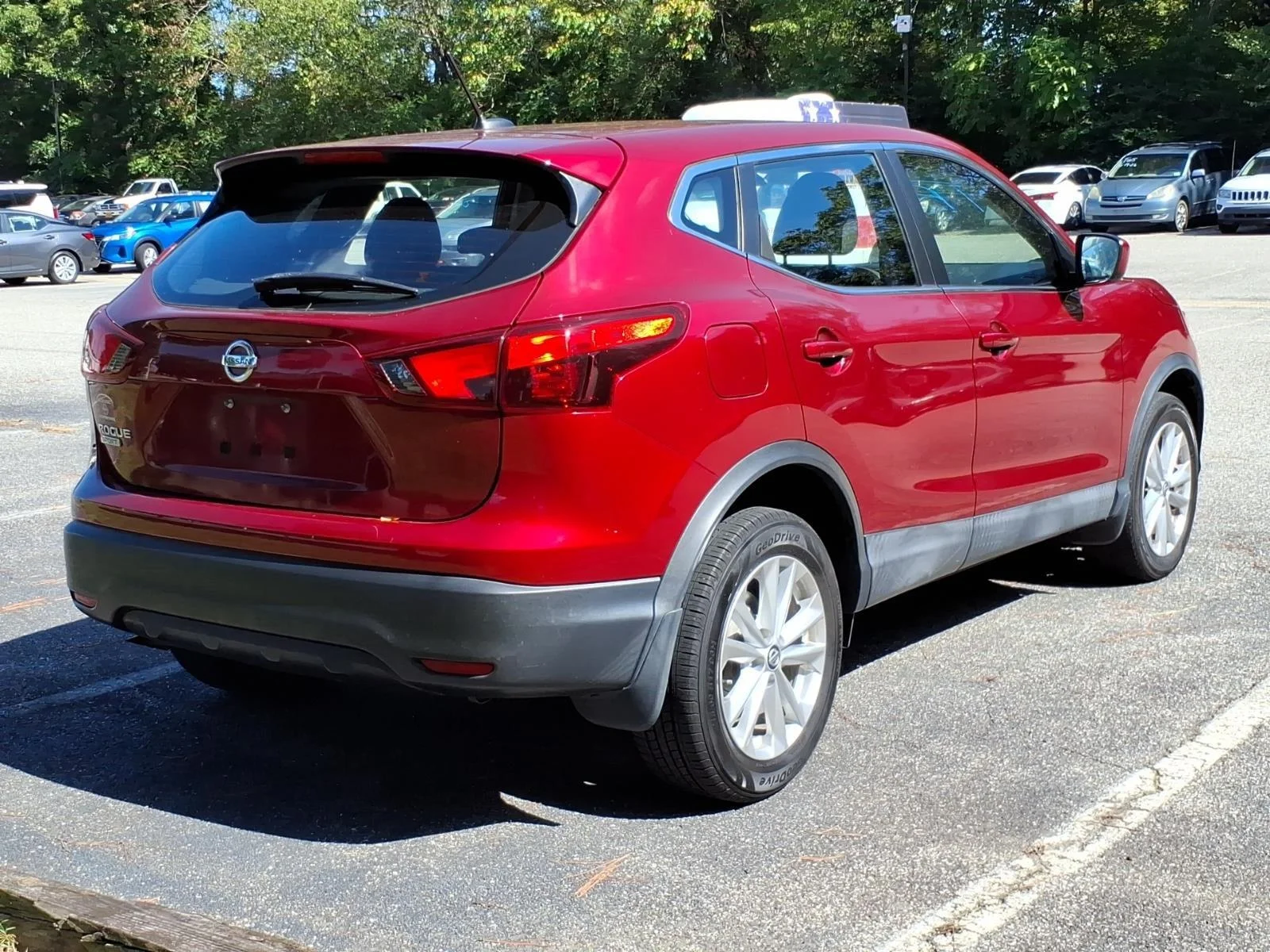 Used 2019 Scarlet Ember Tintcoat Nissan S image 3