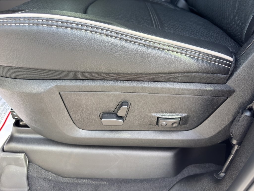New 2026 Bright White Clear-Coat Exterior Paint RAM Laramie image 20
