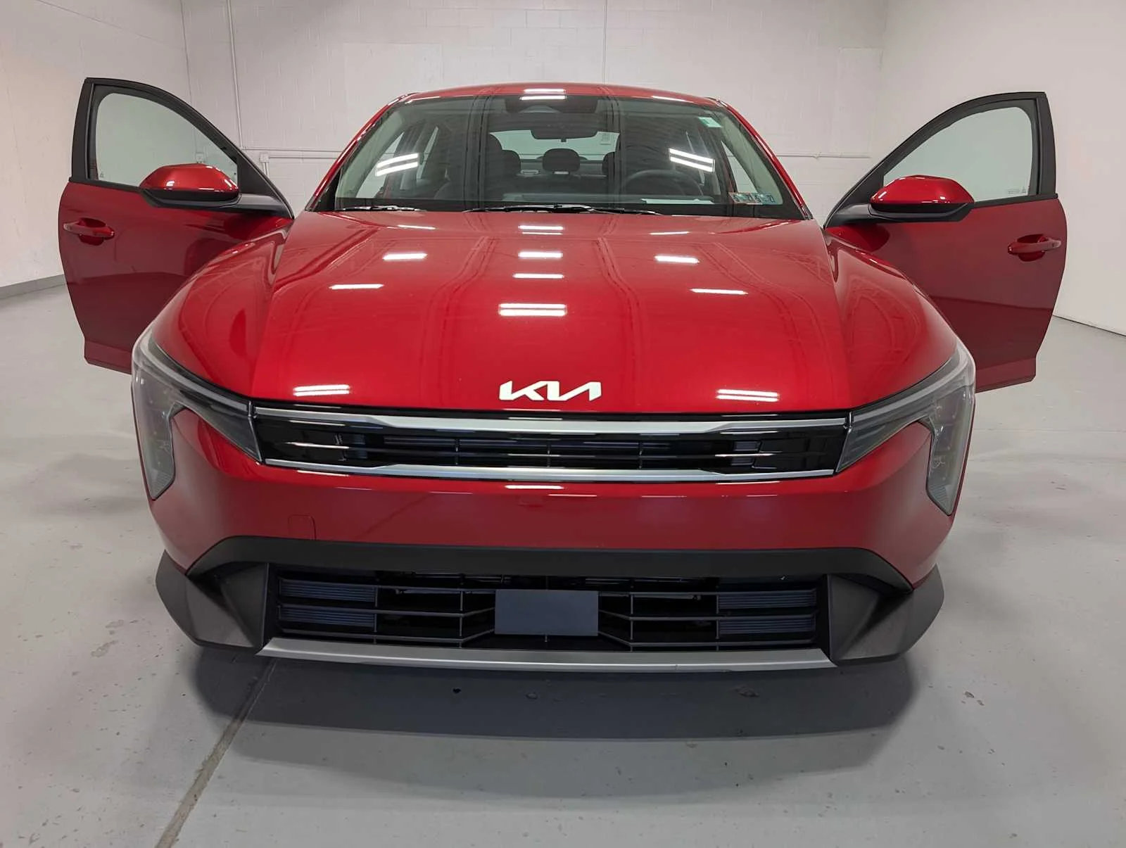 Used 2025 Currant Red Kia EX image 15