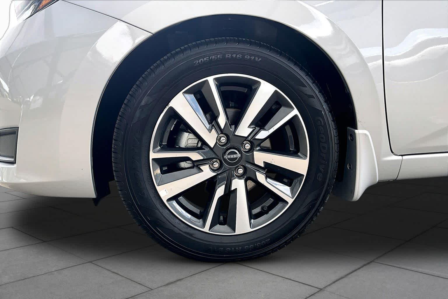 2025 Nissan Versa Sedan SV - Photo 11