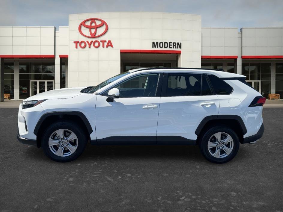 Used 2025 Ice Toyota XLE image 7