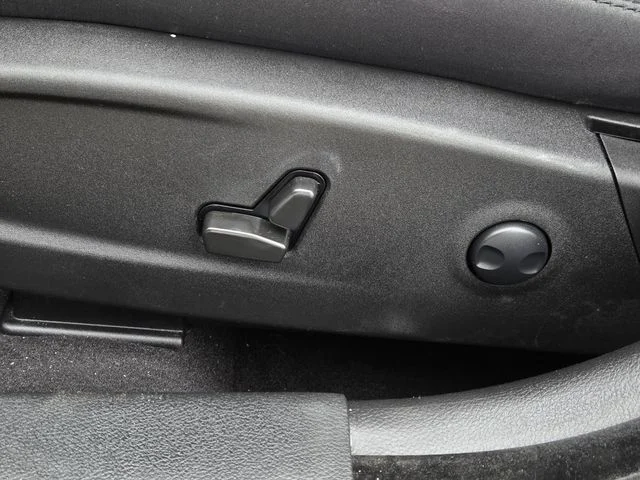 Used 2022 Black Chrysler Touring image 27