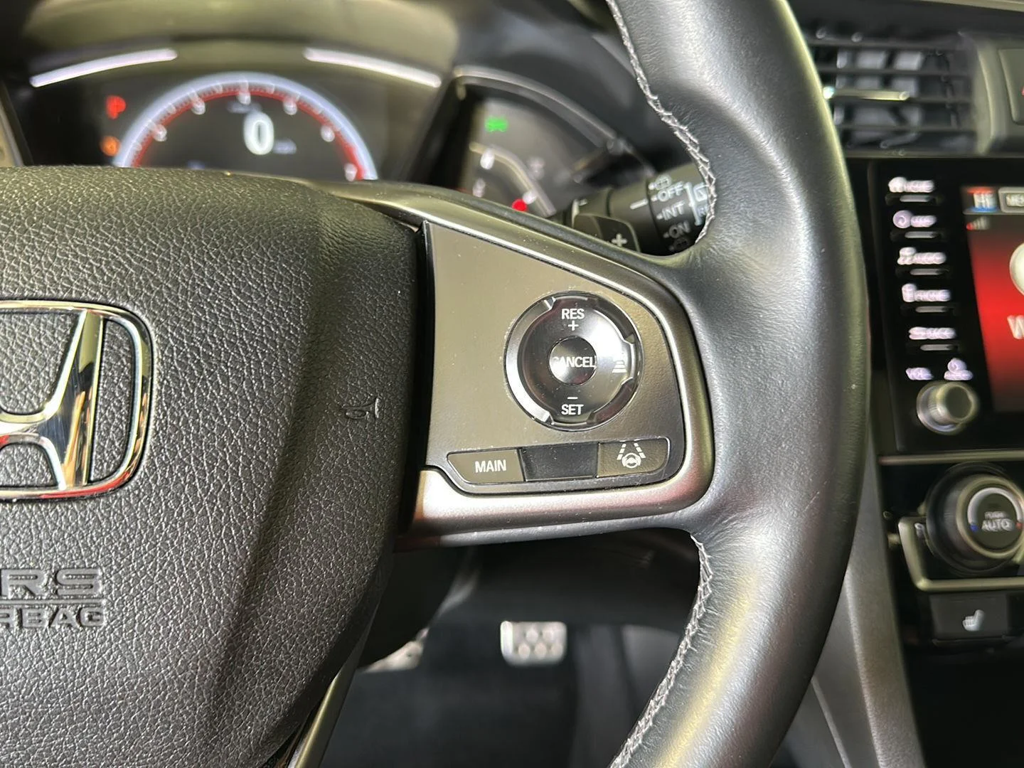Used 2019 Polished Metal Metallic Honda Sport Touring image 24
