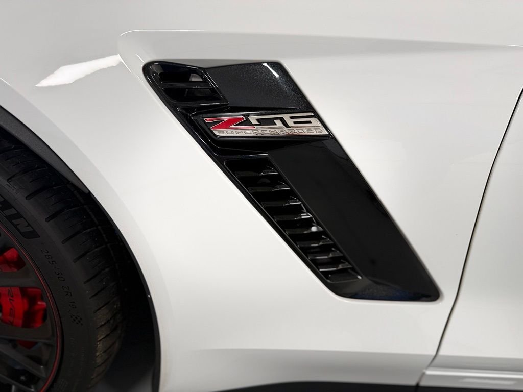 Used 2019 White Chevrolet Z06 image 10