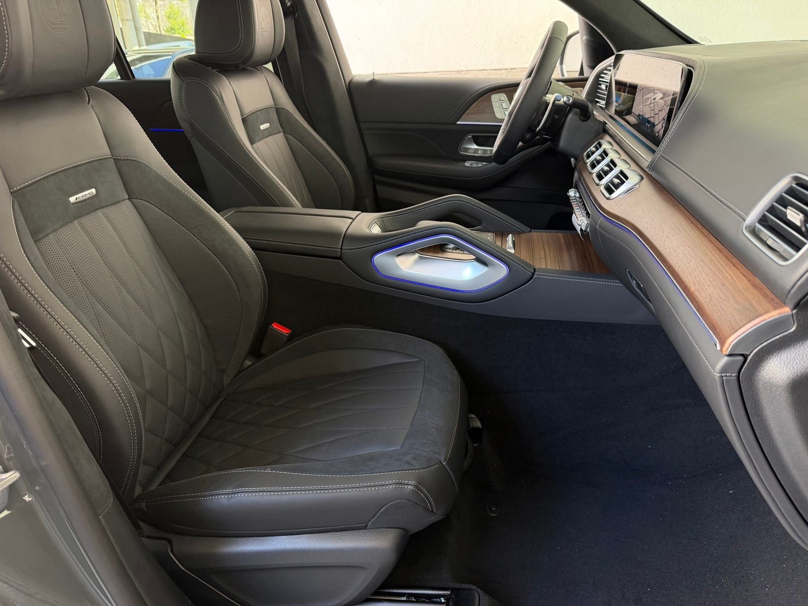 New 2026 MANUFAKTUR Silicon Grey Mercedes-Benz AMG® GLE 63 S 4MATIC+ SUV image 17