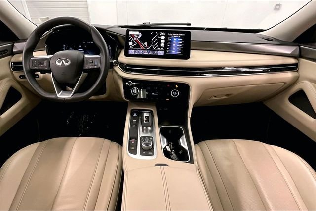 Used 2024 Majestic White INFINITI LUXE image 18