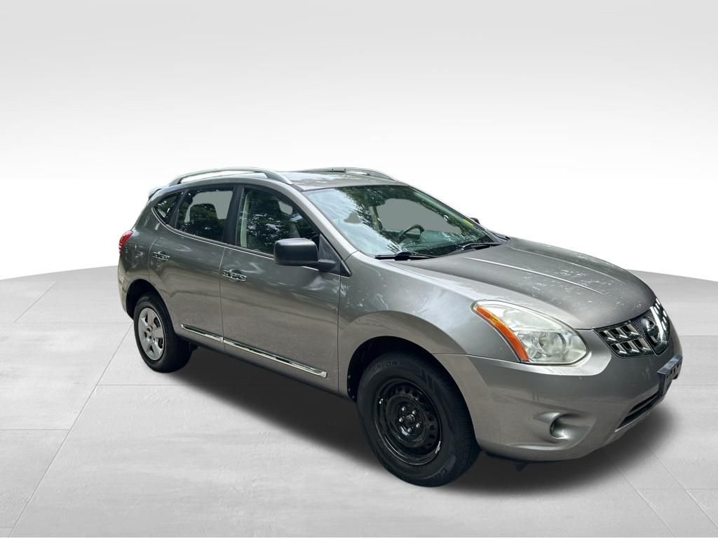 Used 2015 Gray Nissan S image 8