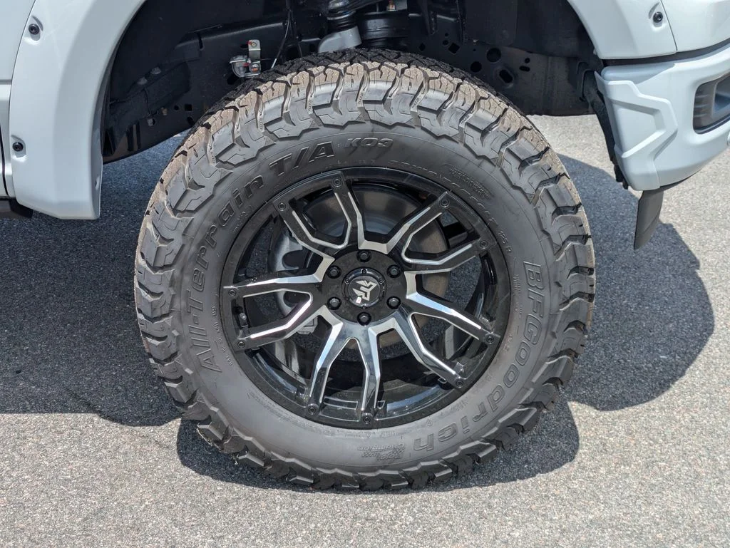 New 2026 Avalanche Ford Lariat image 11