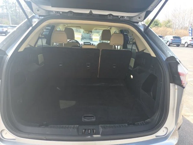 Used 2023 Silver Metallic Ford SE image 29