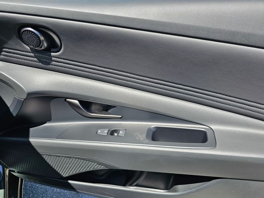 2026 Hyundai Elantra SEL Sport - Photo 12