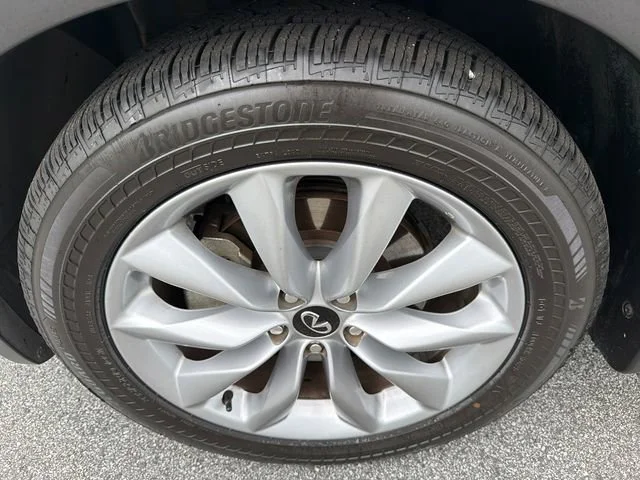 Used 2020 White INFINITI ESSENTIAL AWD image 11