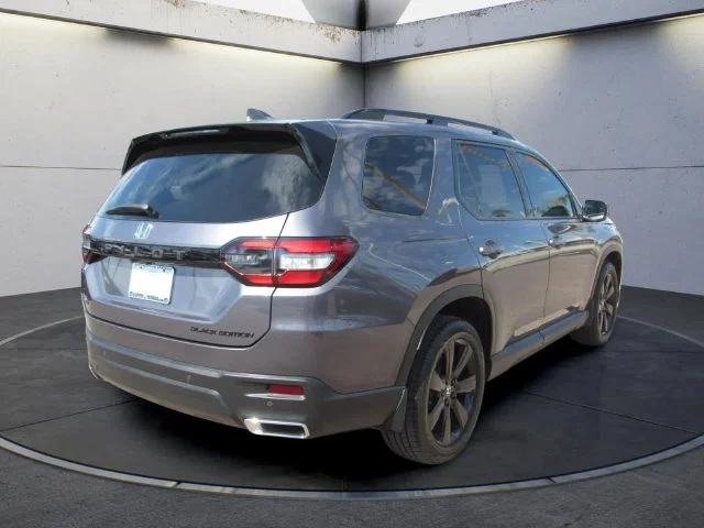 Certified Used 2025 Modern Steel Metallic Honda AWD Black Edition image 5