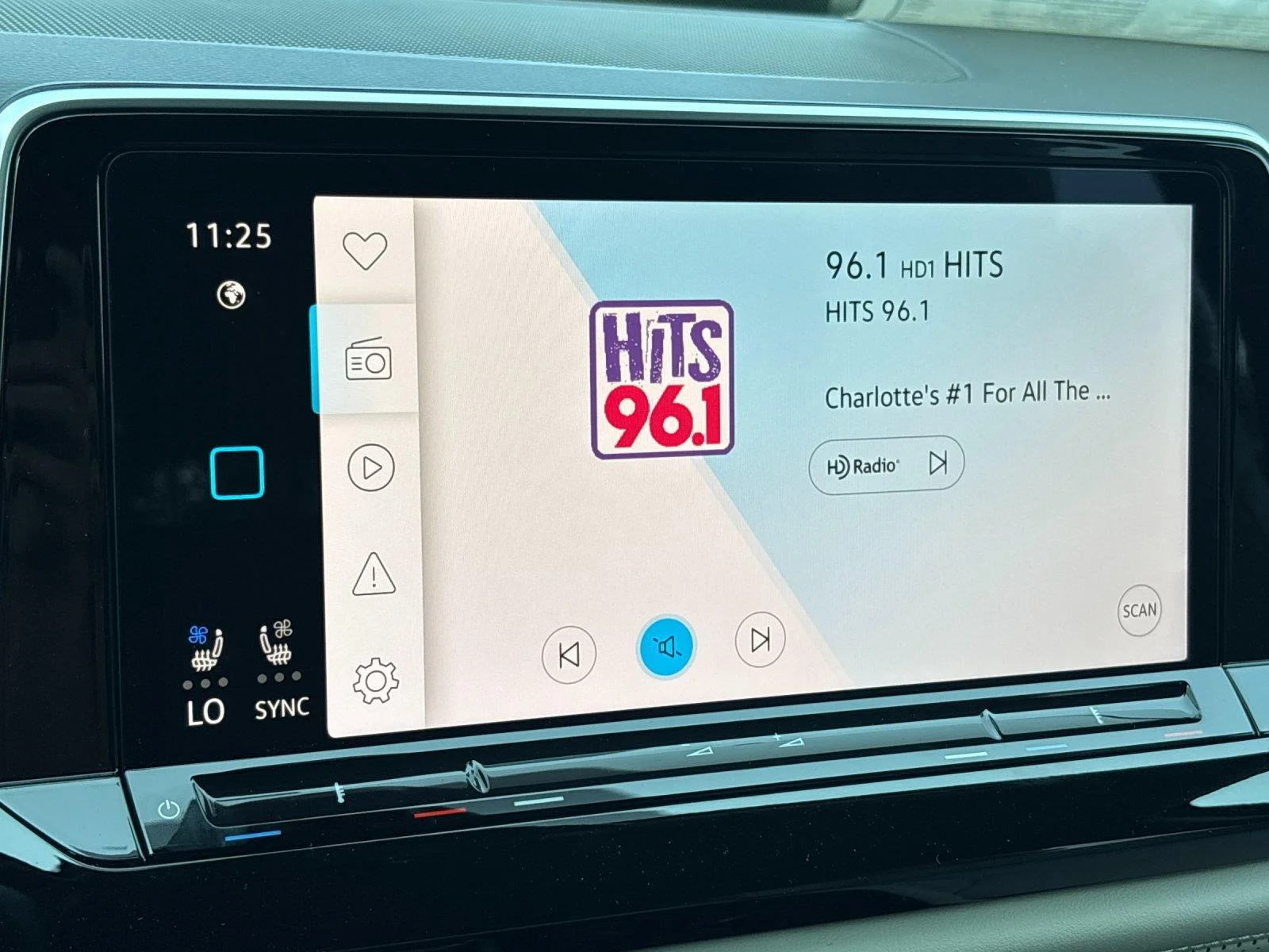 New 2026 Pure Gray Volkswagen 2.0T SE w/Technology image 24