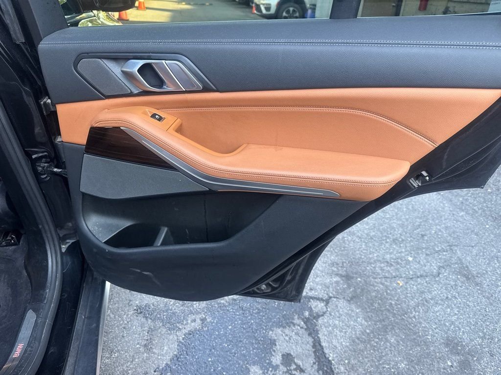 Used 2020 Black BMW xDrive50i image 19