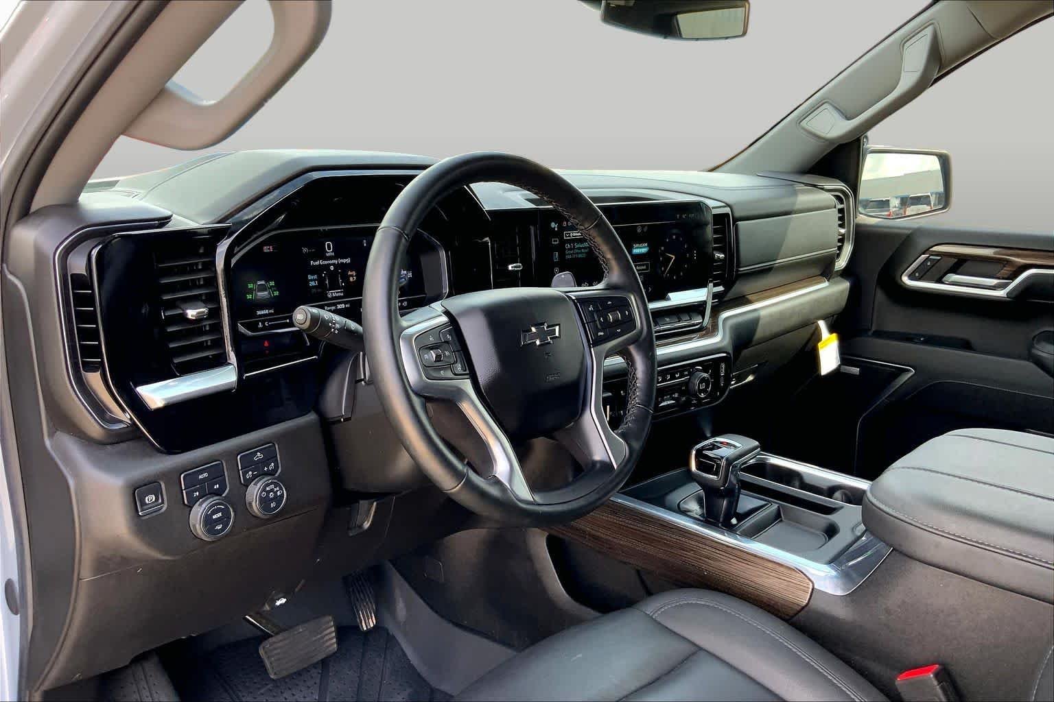 Used 2024 Slate Gray Metallic Chevrolet RST image 17