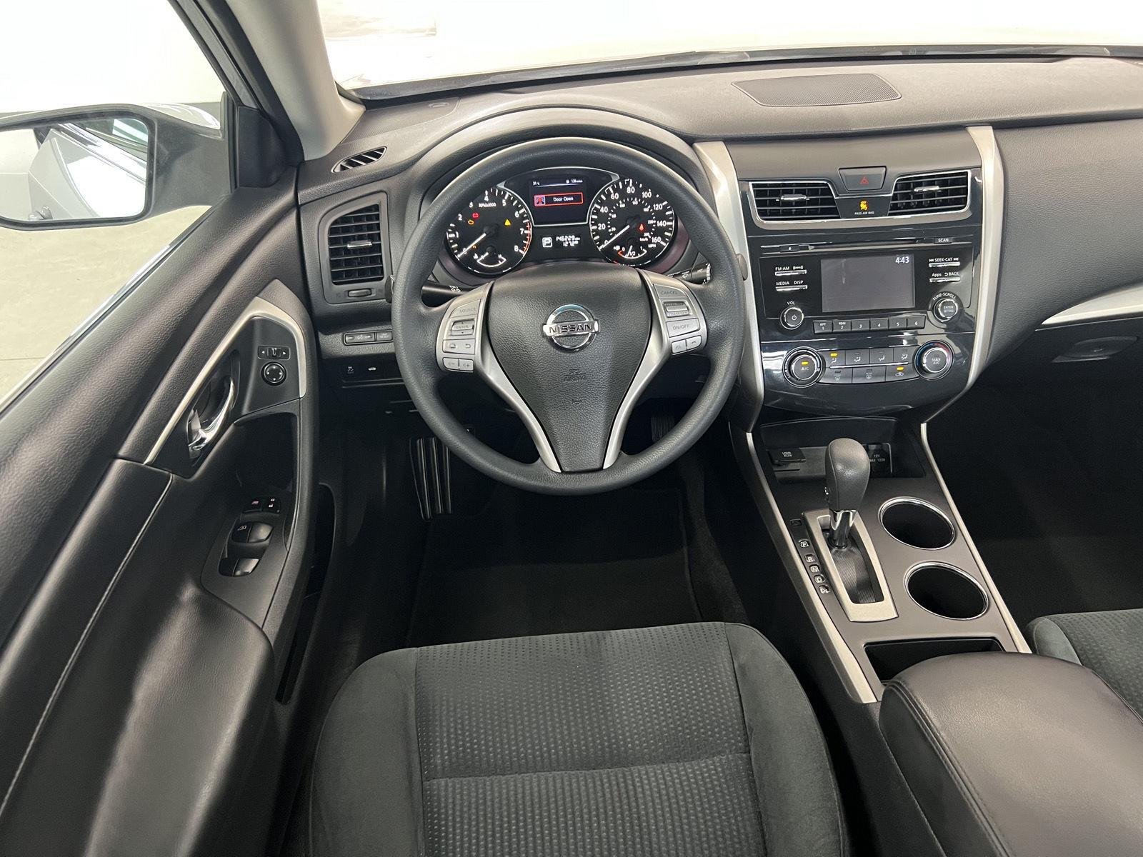 Used 2015 Brilliant Silver Nissan 2.5 S image 26