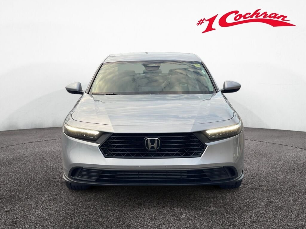 New 2026 Solar Silver Metallic Honda LX image 2