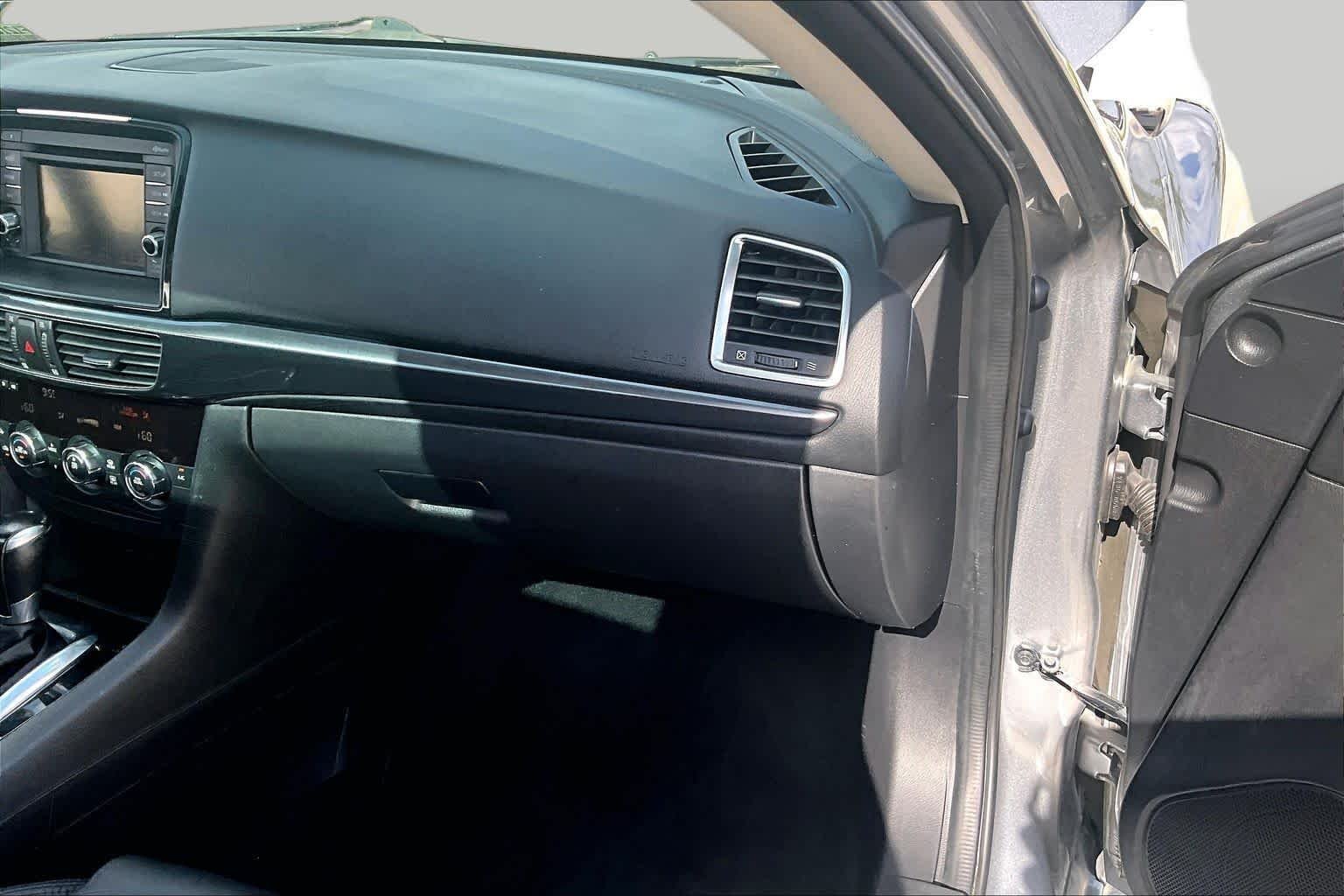 Used 2015 Liquid Silver Metallic Mazda i Touring image 17