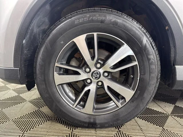 Used 2017 Silver Sky Metallic Toyota XLE image 10
