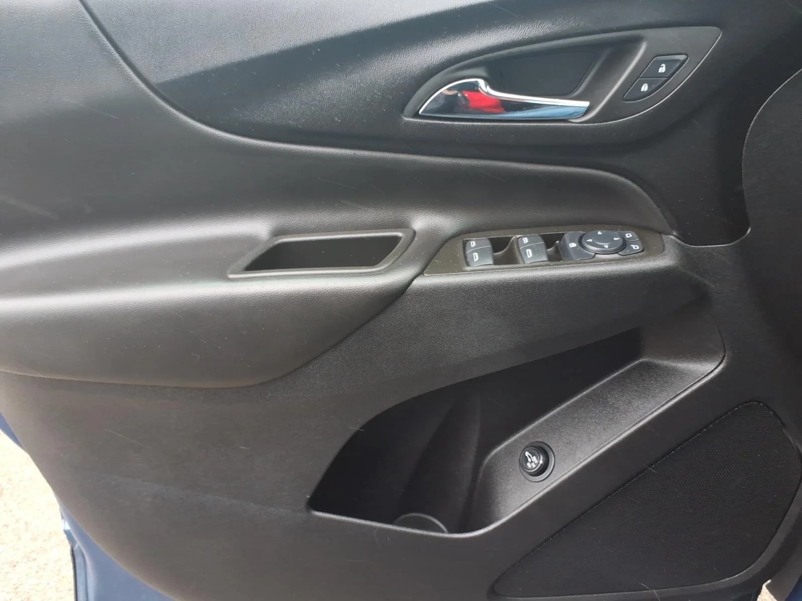 Used 2024 Lakeshore Blue Chevrolet LT image 23