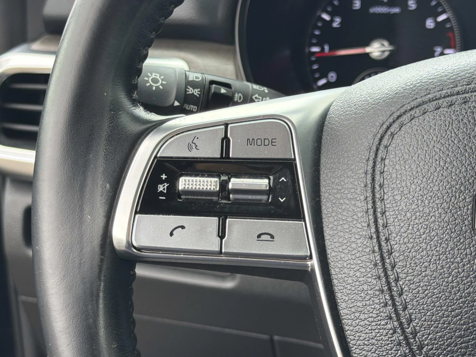 Used 2022 Black Copper Kia SX FWD image 9