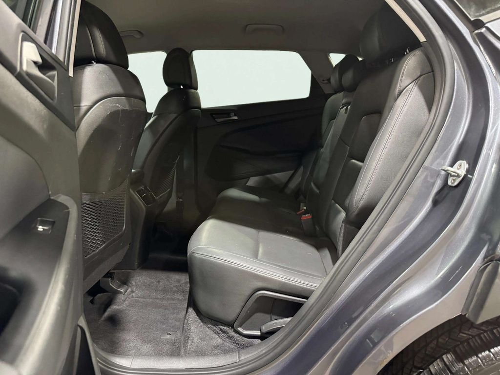 Used 2016 Coliseum Gray Hyundai Limited image 27