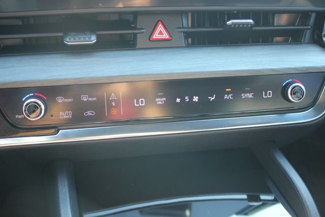 Used 2024 White Kia X-Line image 8