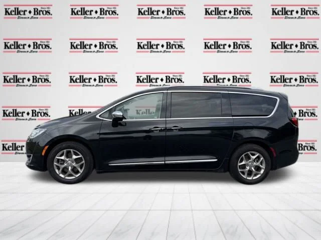 Used 2019 Black Chrysler Limited image 4