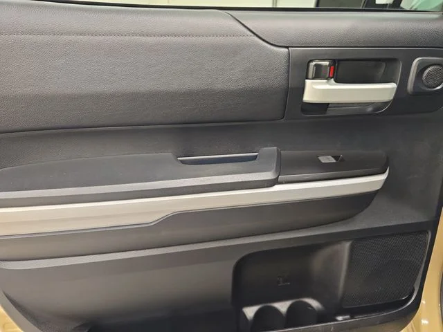 Used 2018 Quicksand Toyota SR5 image 19