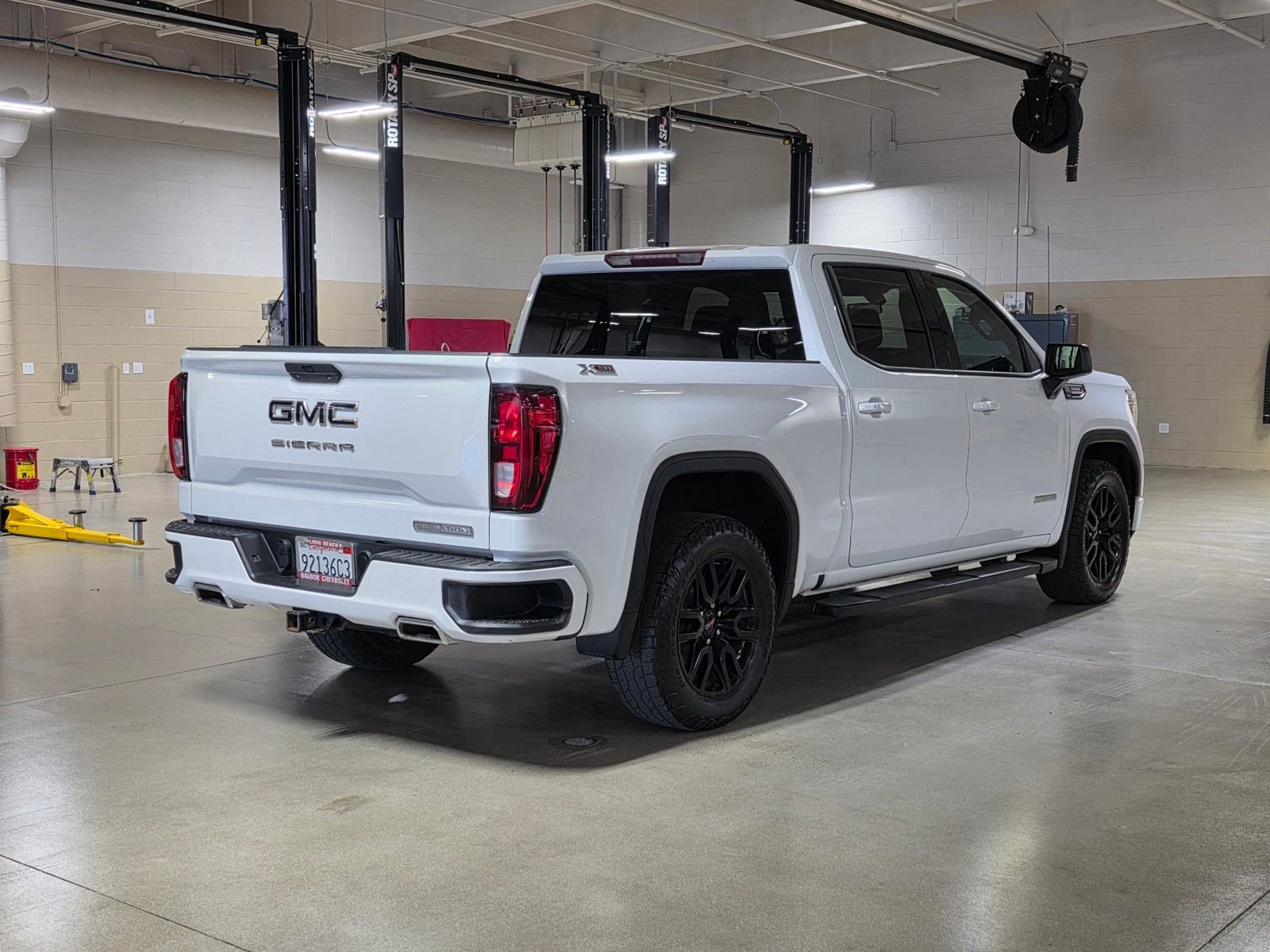 Used 2021 Summit White GMC Elevation image 7